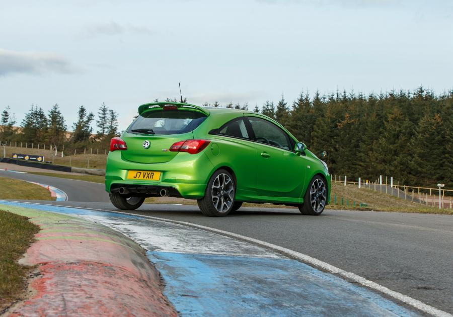  Vauxhall Corsa VXR 2015 года  (фото 15 из 37)